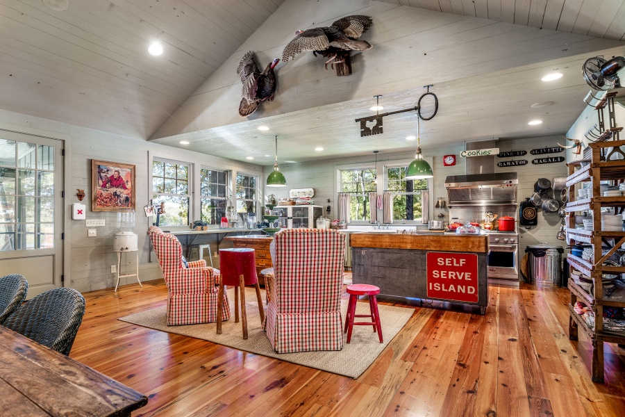 575 Guinns Cove Lane- Sugar Creek Farm For Sale- 440 Acres