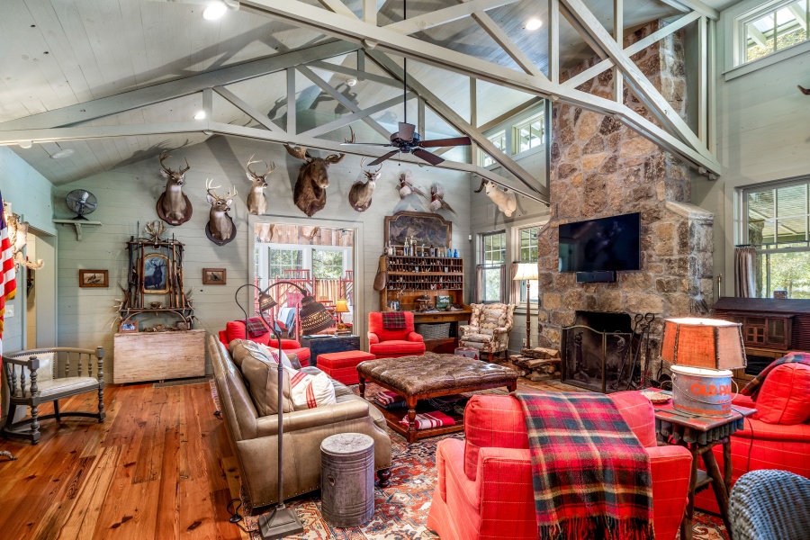 575 Guinns Cove Lane- Sugar Creek Farm For Sale- 440 Acres